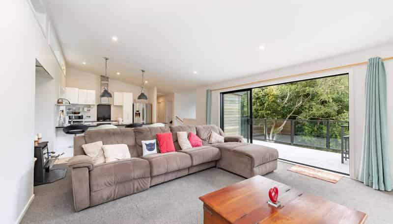 78 Howard Rd, Eastbourne