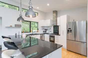 78 Howard Rd, Eastbourne