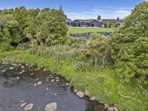 9B Cross Street, Lepperton