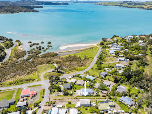 9 Sandy Beach Road, Tinopai