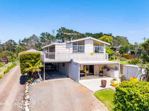 9 Sandy Beach Road, Tinopai