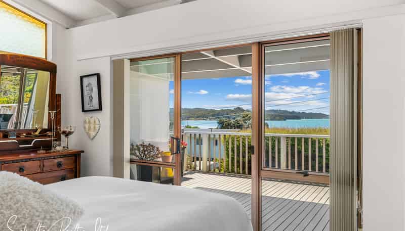 9 Sandy Beach Road, Tinopai