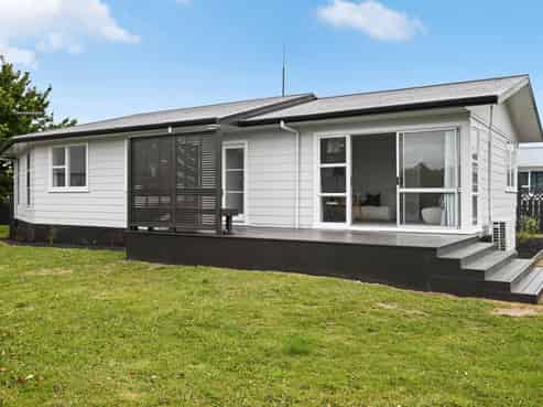 13 Margaret Place, Deanwell