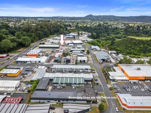 Central freehold warehouse or workshop