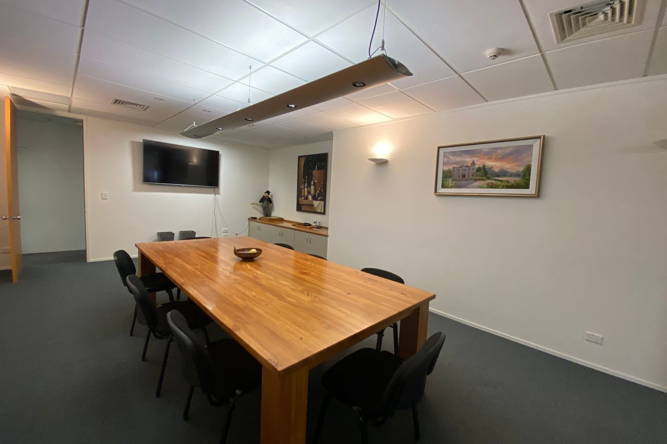 Ground Floor Office Beside Waikato Te Awa - Vista 6