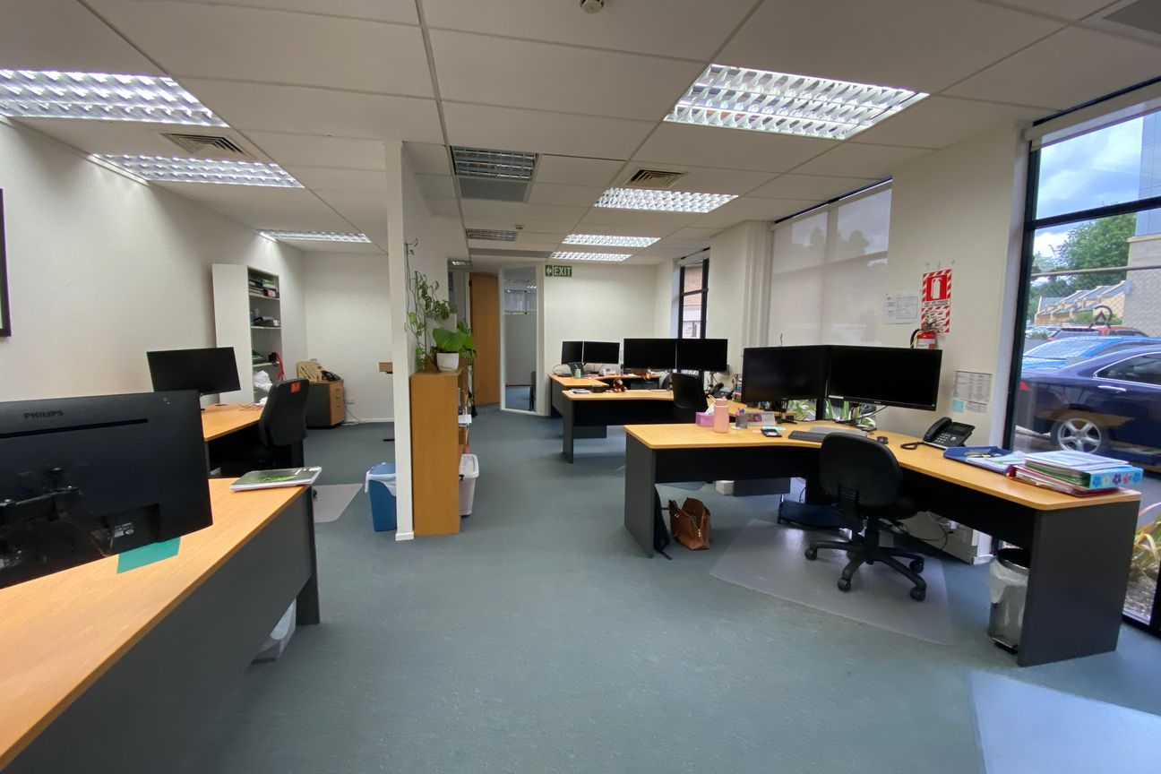 Ground Floor Office Beside Waikato Te Awa - Vista 5
