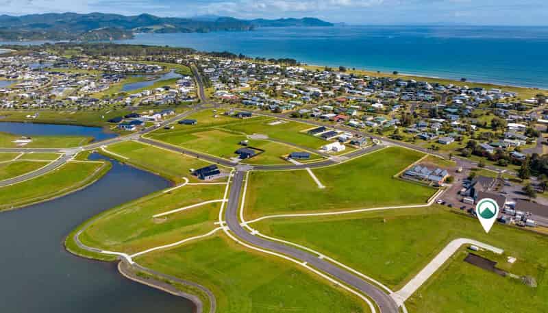 105 Karearea Way, Matarangi