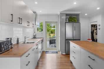 1771 Cust Road, Cust