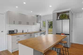1771 Cust Road, Cust