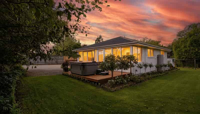 1771 Cust Road, Cust