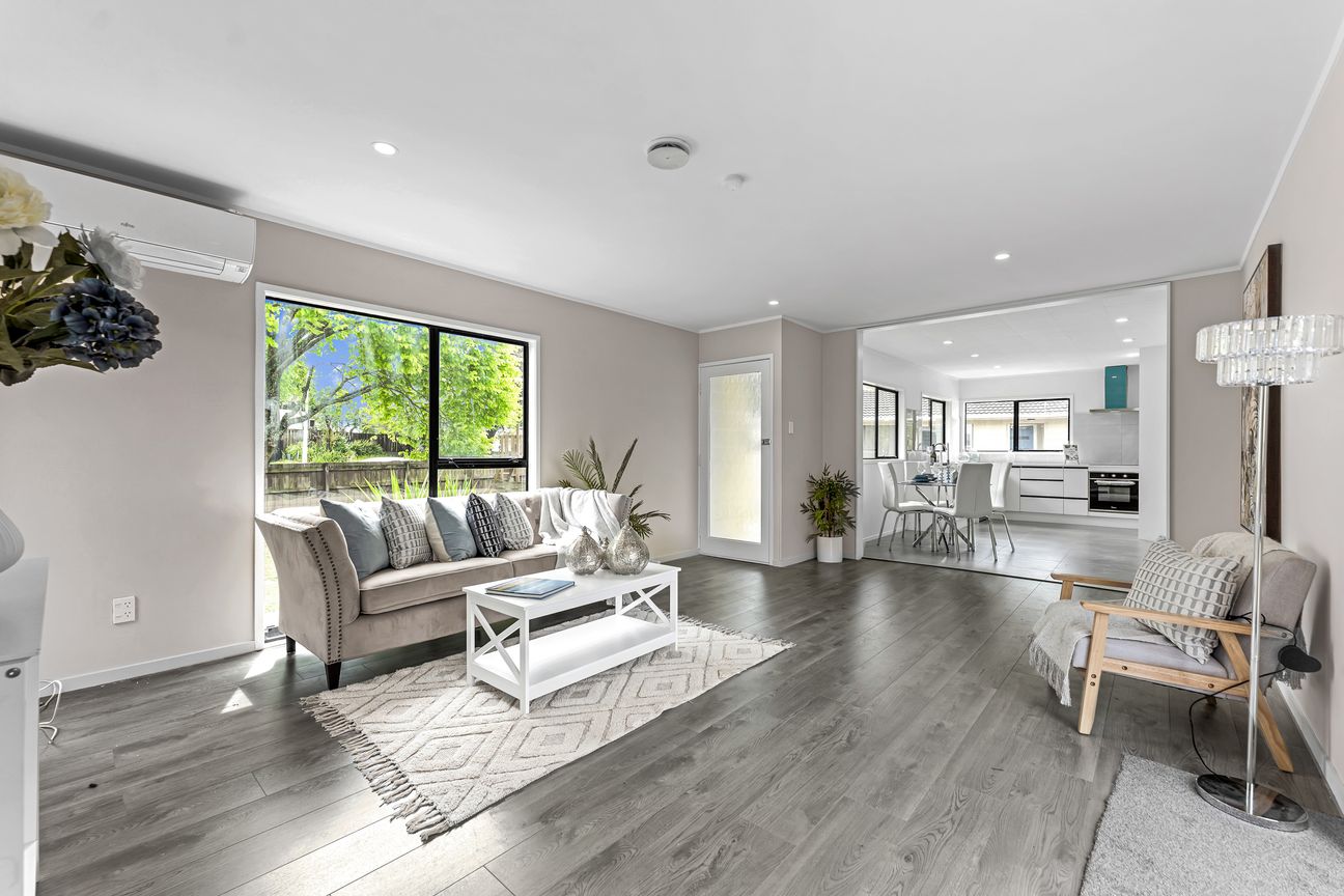 FULLY RENOVATED GEM - MOVE IN READY! - Widok 5