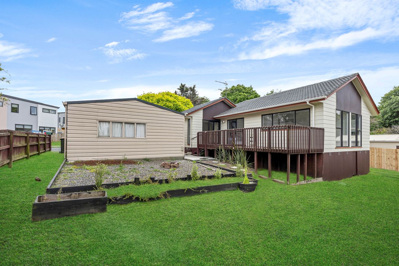 FULLY RENOVATED GEM - MOVE IN READY! - Widok 4