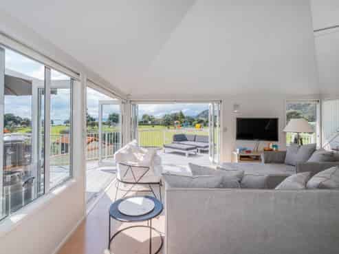  100 Cordyline Crescent, Matarangi