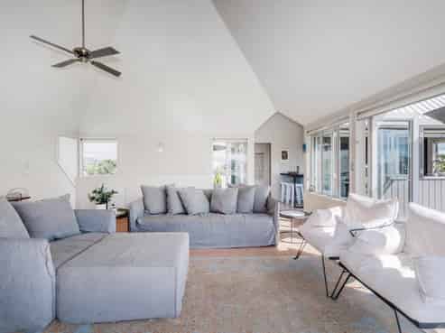  100 Cordyline Crescent, Matarangi