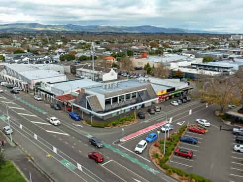 Prime commercial space for lease!