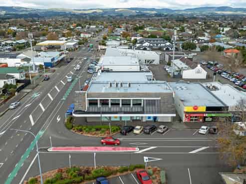 Prime commercial space for lease!