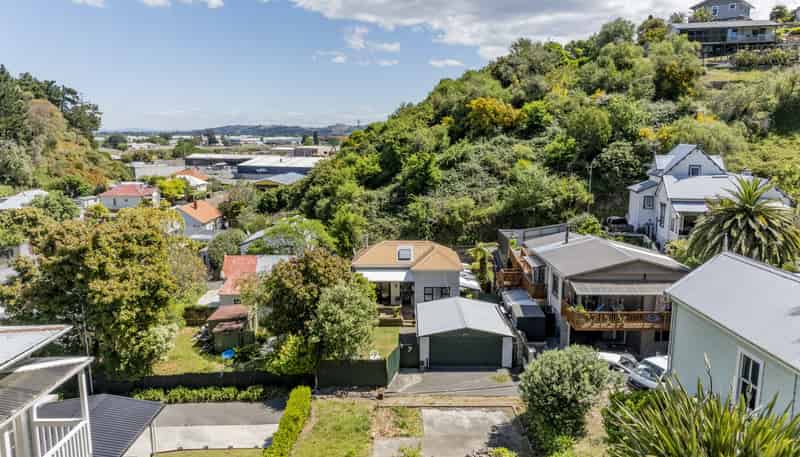 1A Little Burke Street, Hospital Hill