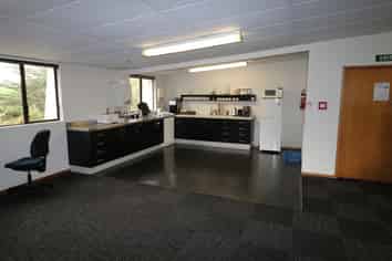 Spacious affordable office with extensive parking