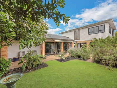 2/18 Eastern Beach Road, Eastern Beach