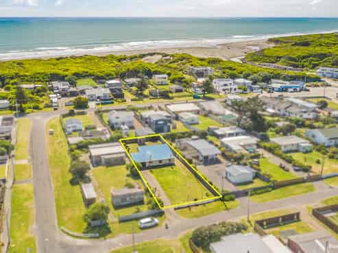 22 Rangitane Street, Himatangi Beach