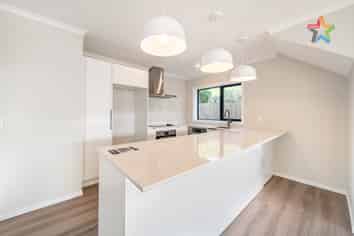 11/1 Helvetia Grove, Naenae