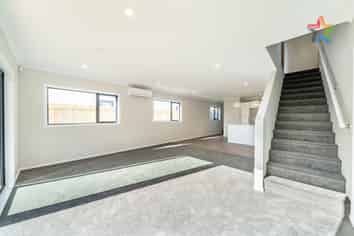 11/1 Helvetia Grove, Naenae