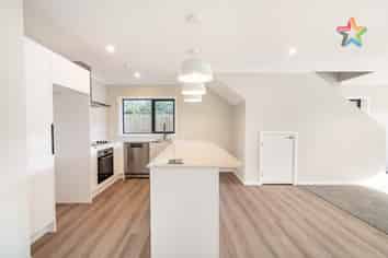11/1 Helvetia Grove, Naenae