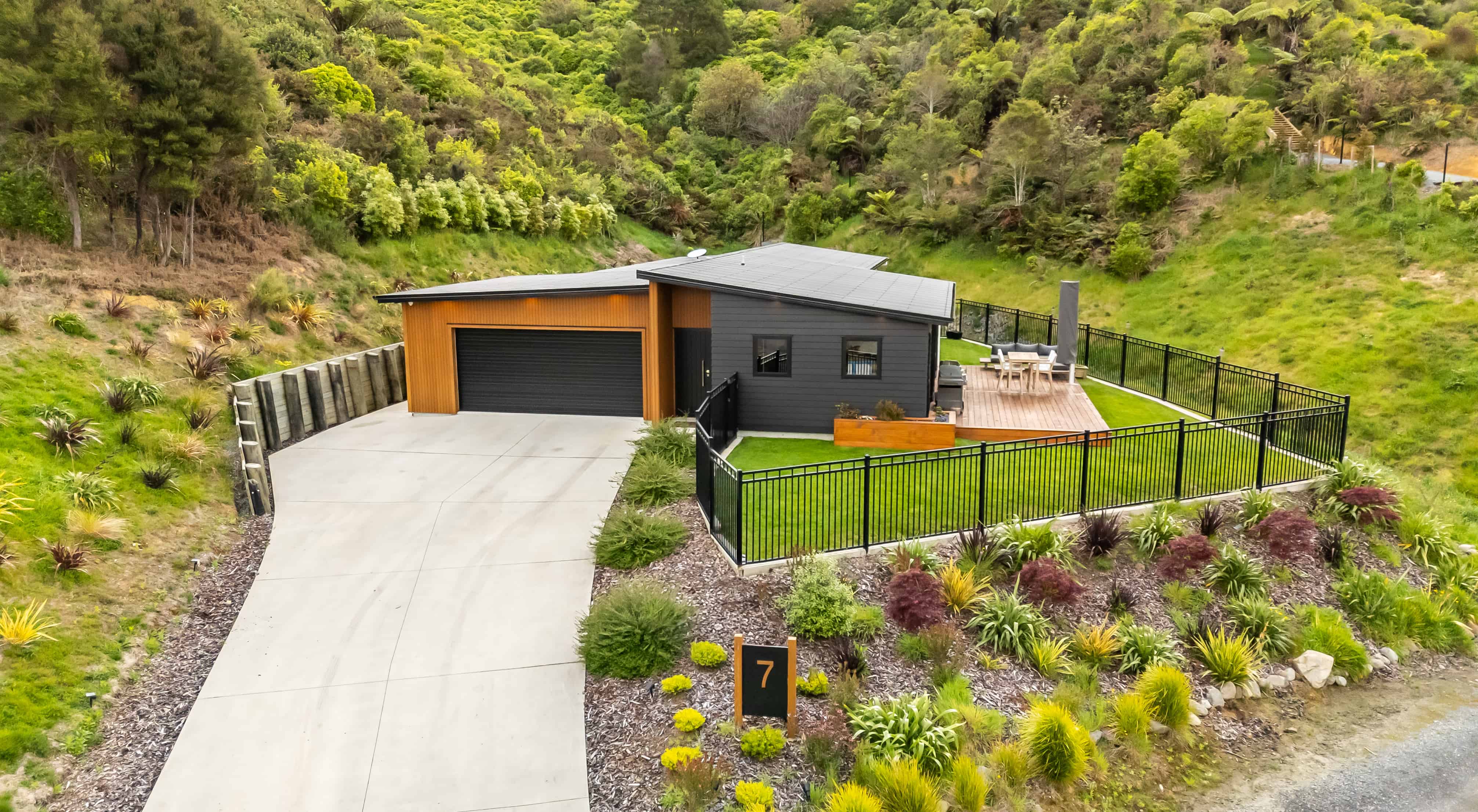 7 Margaret Mahy Drive, Whitemans Valley, Upper Hutt City - For Sale ...