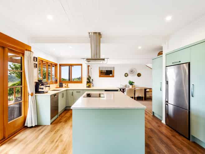 313 Hill Road, Bay View