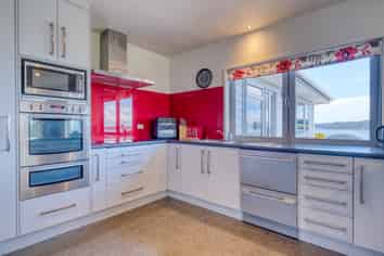 8 Harrys Lane, Pukenui