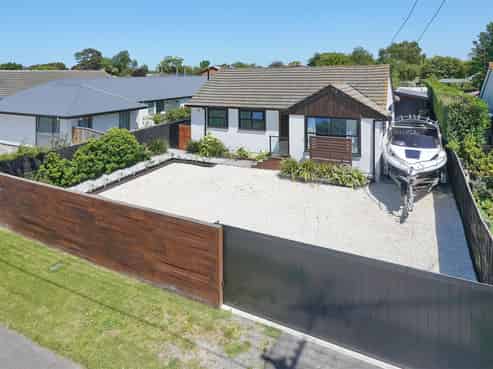 17 Belfield Street, Dallington