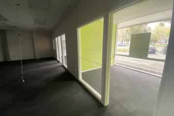 Versatile commercial space