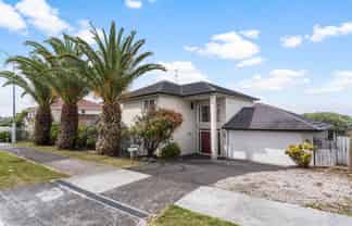 425 Old Te Atatu Road, Te Atatu Peninsula
