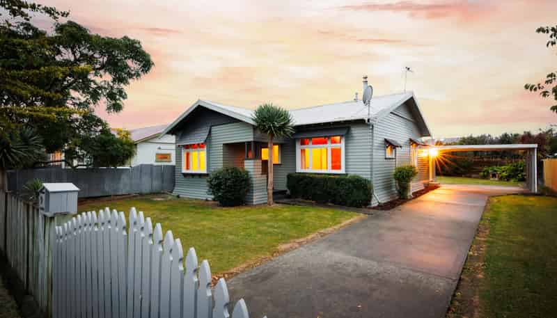 9 Burns Avenue, Takaro