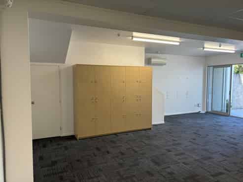 Quality But Affordable Office Space/Workroom
