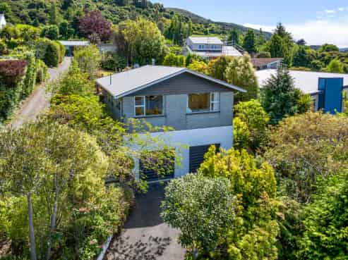 10 Larkins Street, Helensburgh