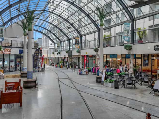 178sqm prime retail/office - Cathedral Junction