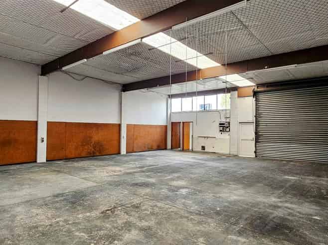 CBRE | Versatile Henderson Unit