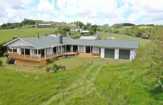3660 Highway 22, Huntly