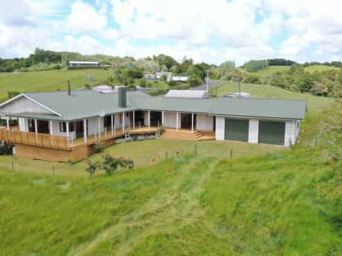 3660 Highway 22, Huntly