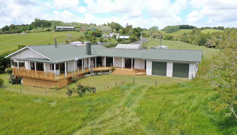 3660 Highway 22, Huntly