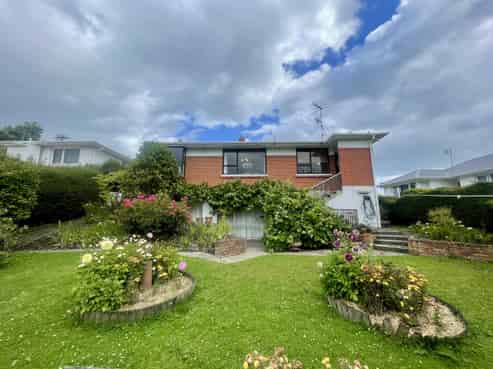 245 Pine Hill Road, Dalmore