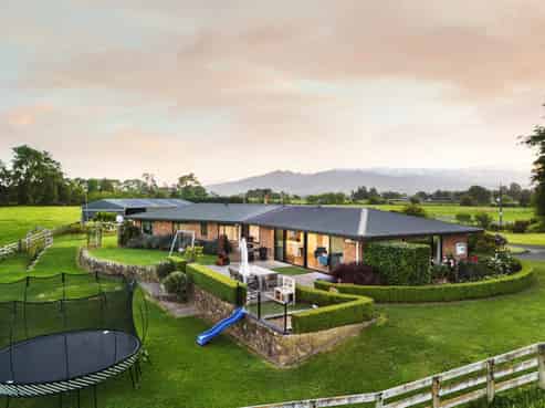 247 Old School Road, Ngahinapouri