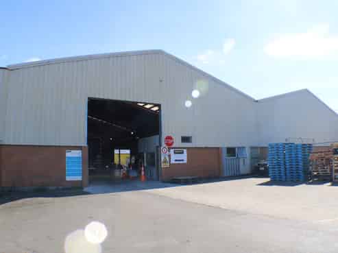 1660m2 Warehouse - Drive Through Ability