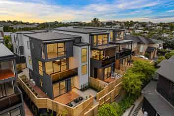 3 & 11/27 Hastings Road, Mairangi Bay