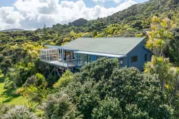 109 Seaview Road, Piha