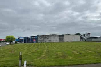 High profile retail/trade development 