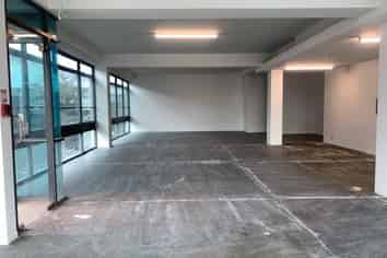 Ground Floor Multi-Use Unit with Carparks