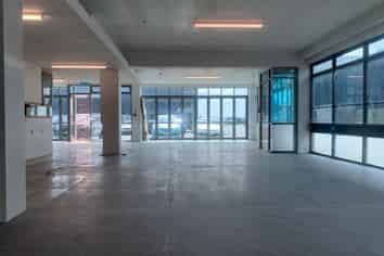 Ground Floor Multi-Use Unit with Carparks