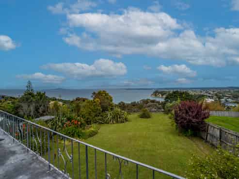 31 Roberts Road, Matakatia